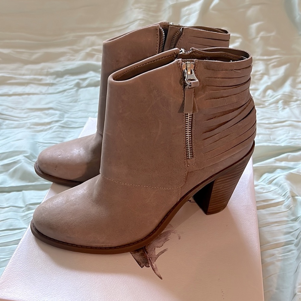 Jessica Simpson Slater Taupe Bootie, Size 9.5